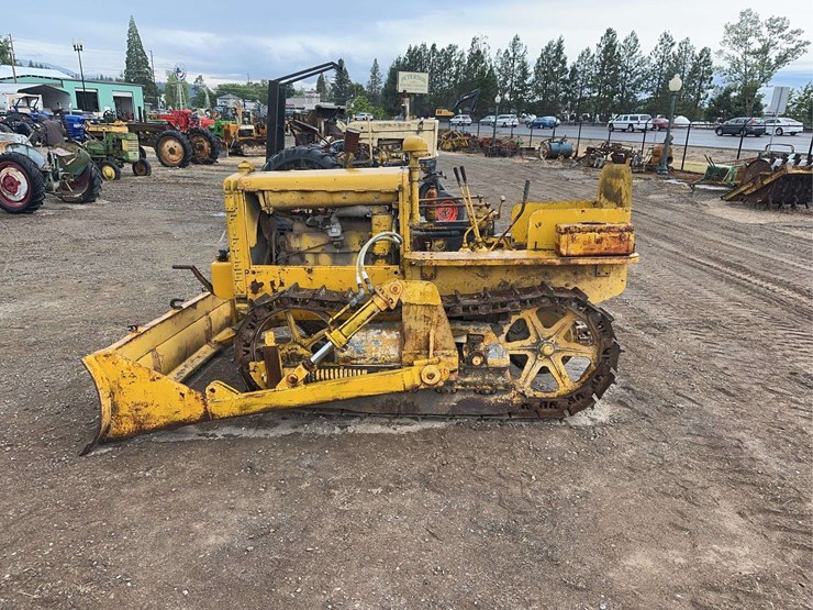 caterpillar-fifteen-image-2