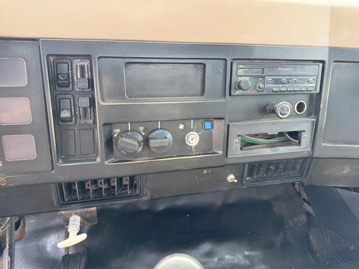 1990-international-4000-image-88