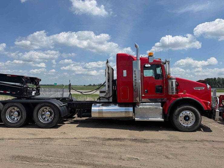 2012-kenworth-t800-image-4