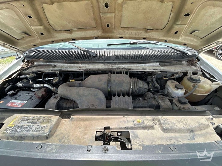 2011-ford-cargo-image-7