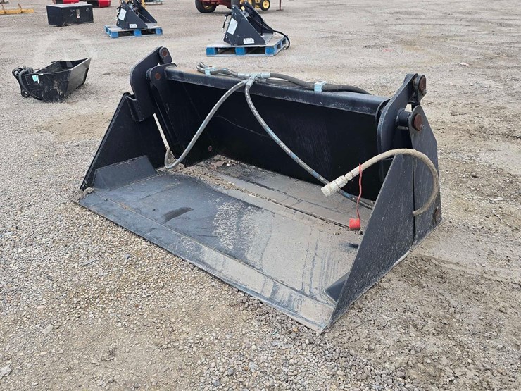 2024-giyi-skid-steer-4-in-1-bucket-image-1