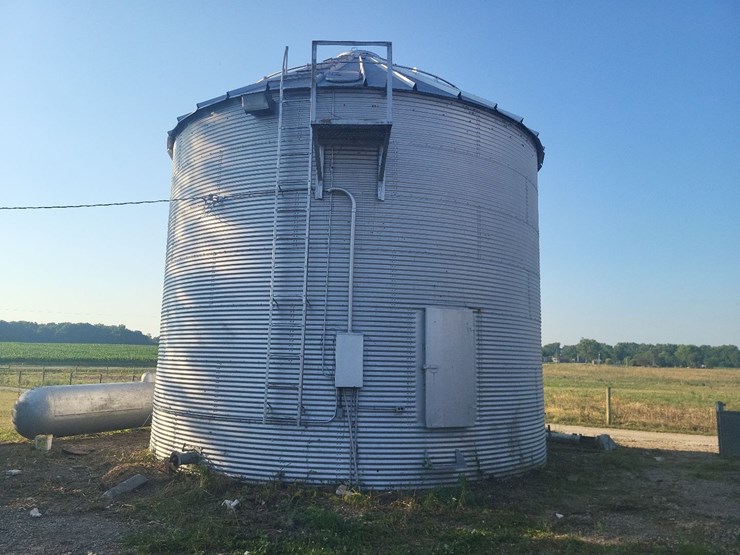 grain-bin---closest-to-road-image-4
