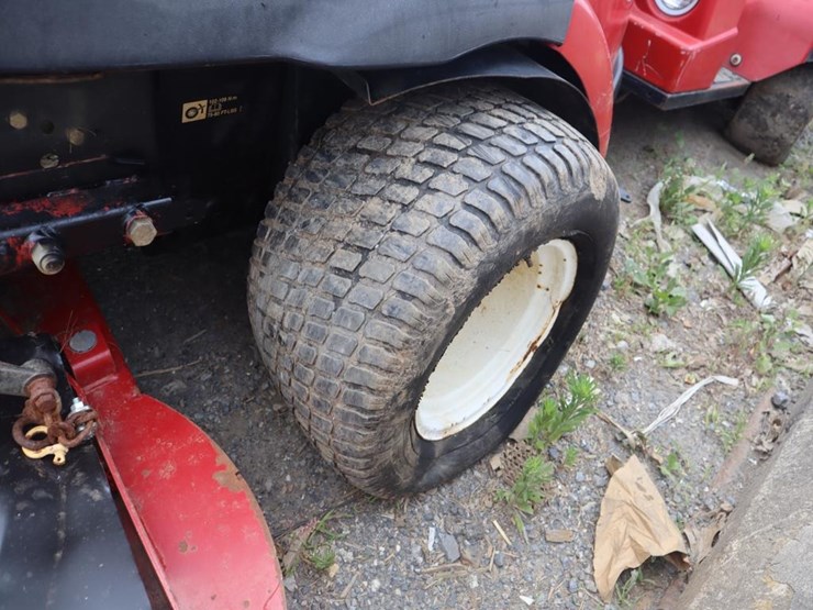 toro-groundmaster-7210-diesel-zero-turn-mower-image-9