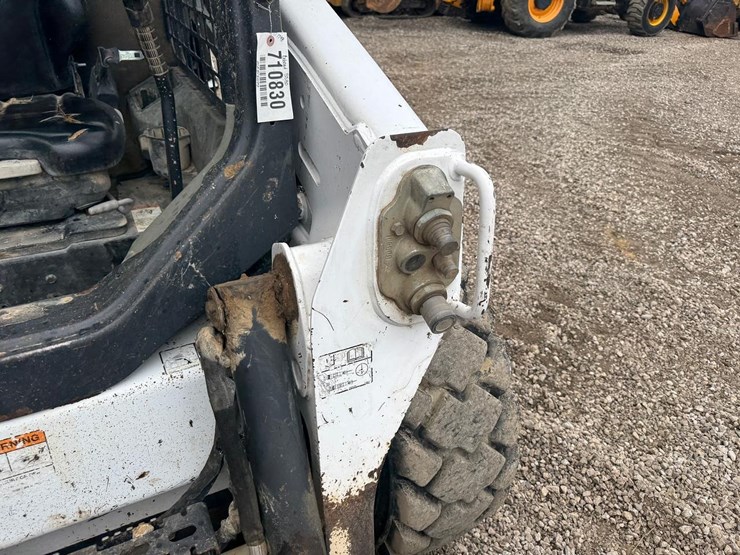 2015-bobcat-s530-image-12