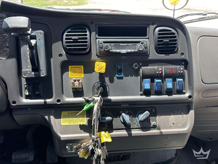 2016-freightliner-b2-image-27