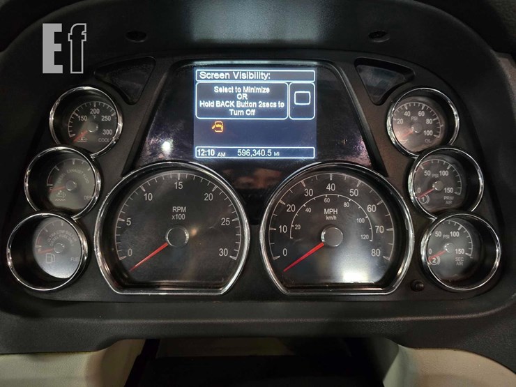 2019-peterbilt-567-image-12