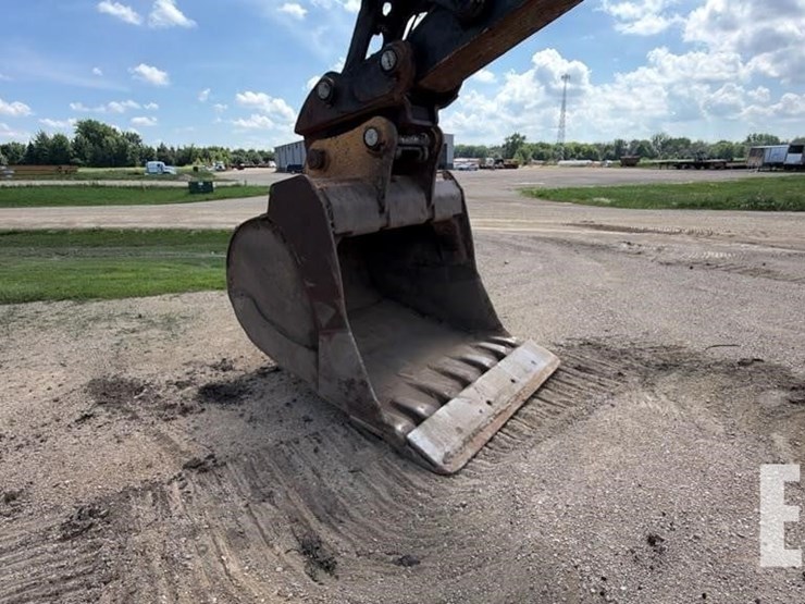 2015-deere-470g-lc-image-23