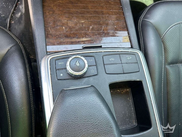2013-mercedes-benz-gl450-image-18