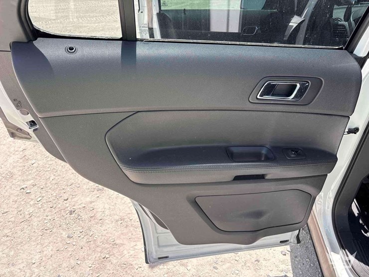 2013-ford-explorer-image-20