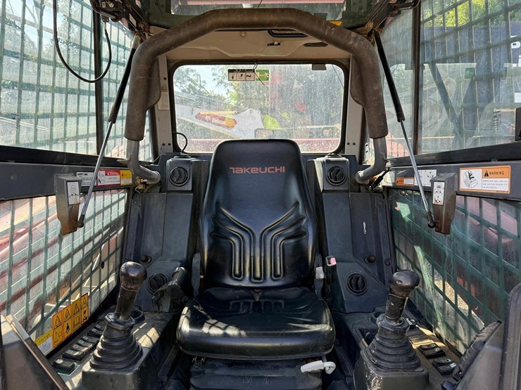 2017-takeuchi-tl12v2-image-20