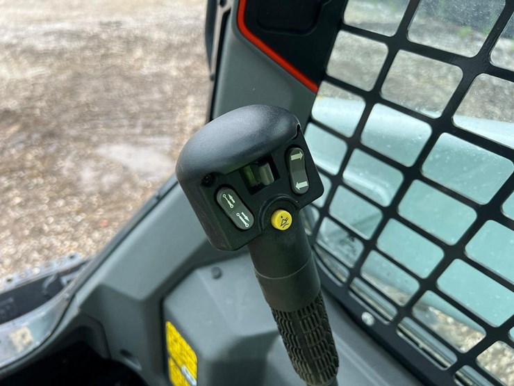 2024-bobcat-s76-image-26