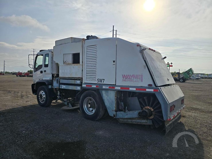 2002-gmc-t7500-image-4