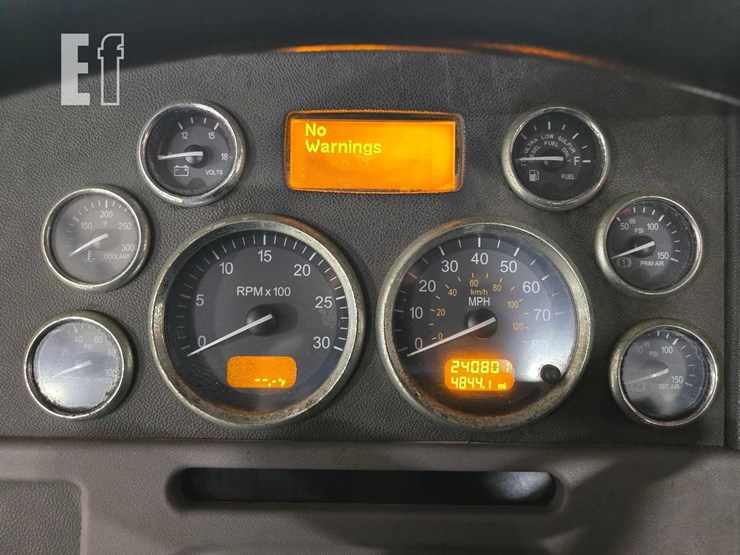 2013-peterbilt-386-image-12