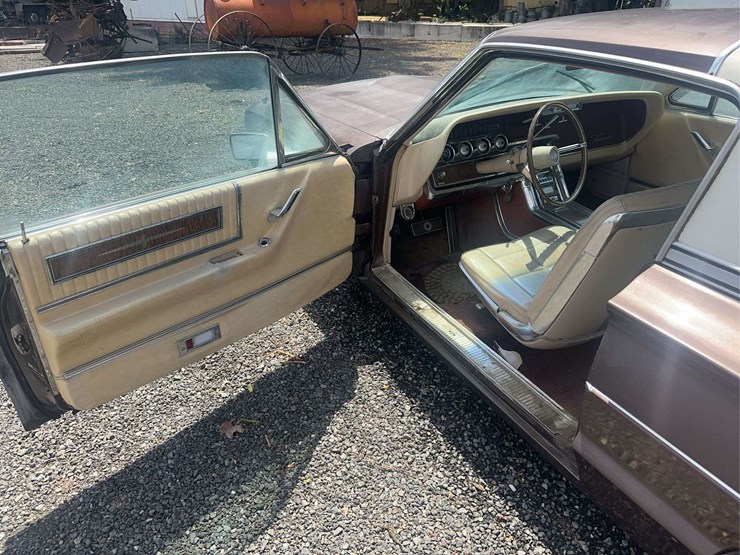 1966-ford-thunderbird-image-23