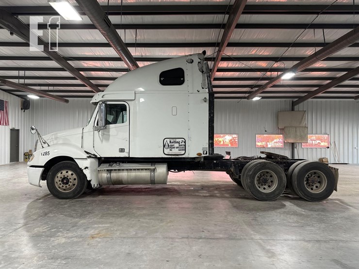 2007-freightliner-columbia-120-image-5