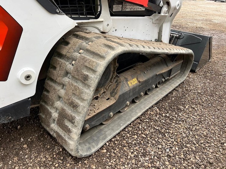 2023-bobcat-t770-image-15
