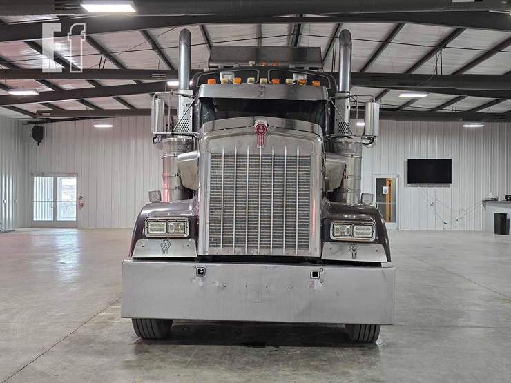 2009-kenworth-w900-image-7