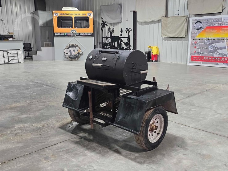 homemade-trailer-mounted-bbq-pit-image-1