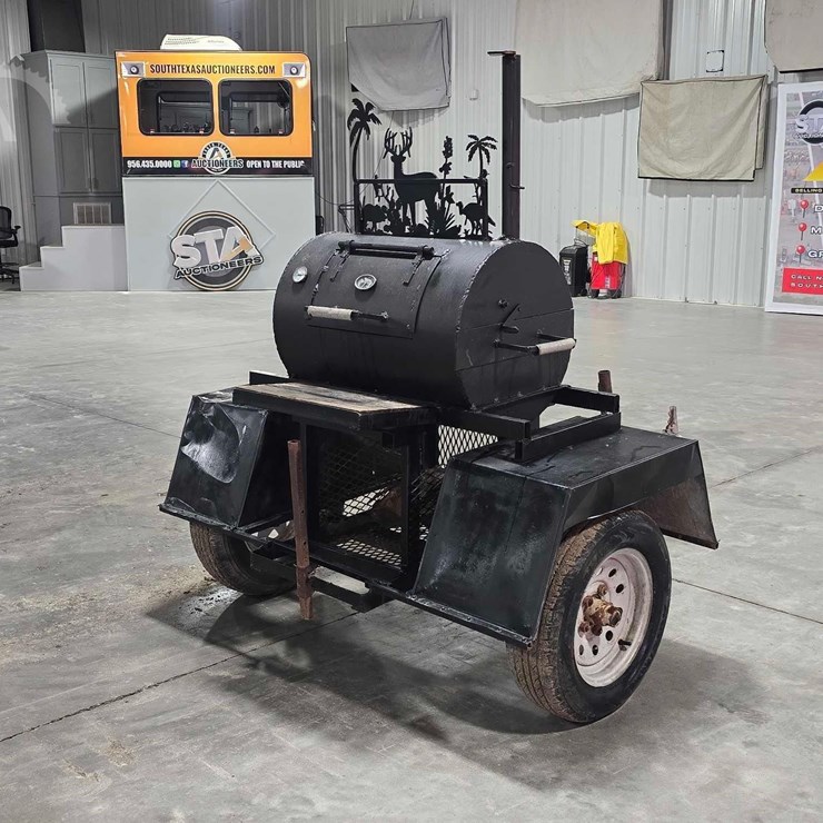 HOMEMADE TRAILER MOUNTED BBQ PIT