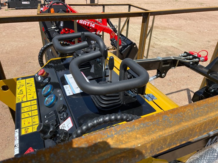 #5349-•-agt-mx-crt23-compact-track-loader-(mosinee,-wi)-image-23