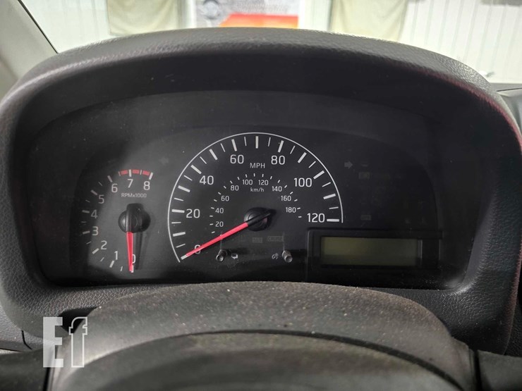 2015-nissan-nv200-image-12