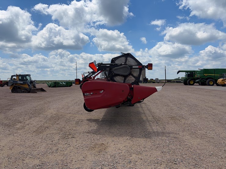 2014-case-ih-3162-image-3