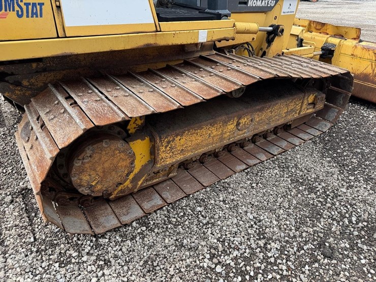 2004-komatsu-d31px-21-image-16