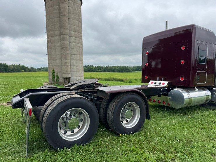 2021-kenworth-w900l-image-8
