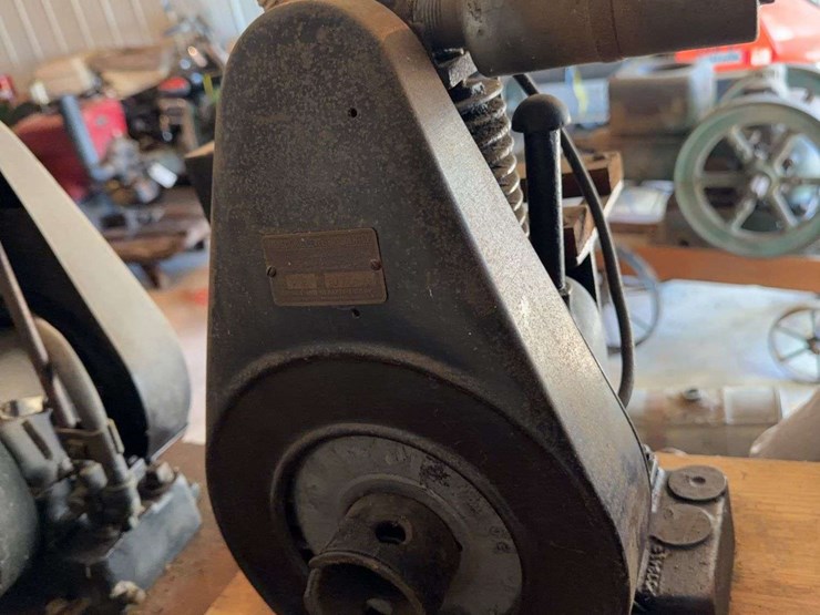 (2)-briggs-&-stratton-engines-image-5