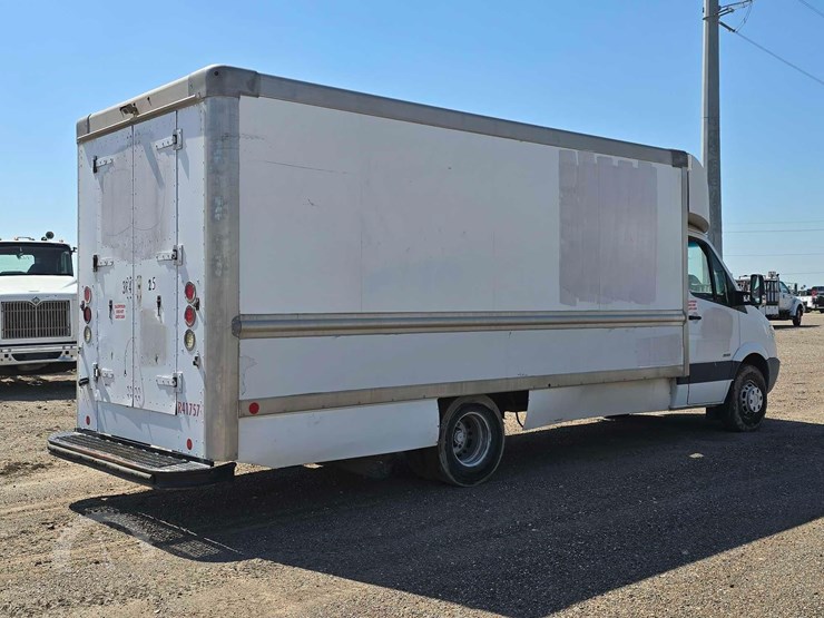 2009-freightliner-sprinter-3500-image-3