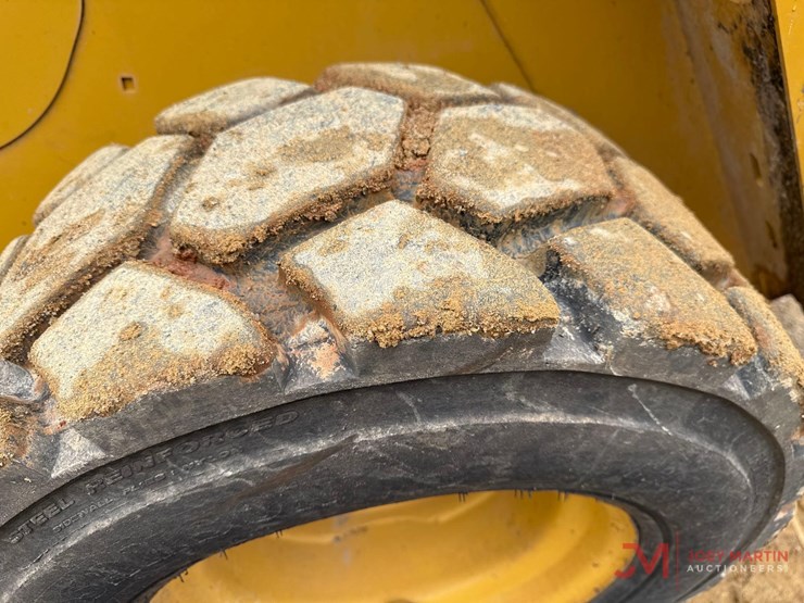2020-caterpillar-262d3-image-9