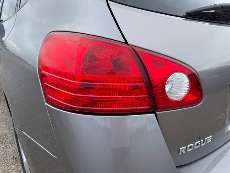 2010-nissan-rogue-image-9