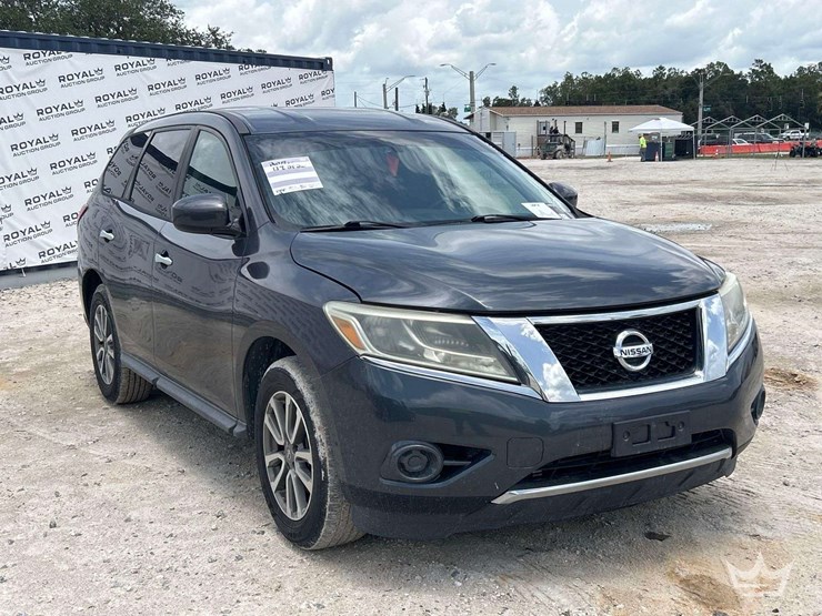 2013-nissan-pathfinder-image-2
