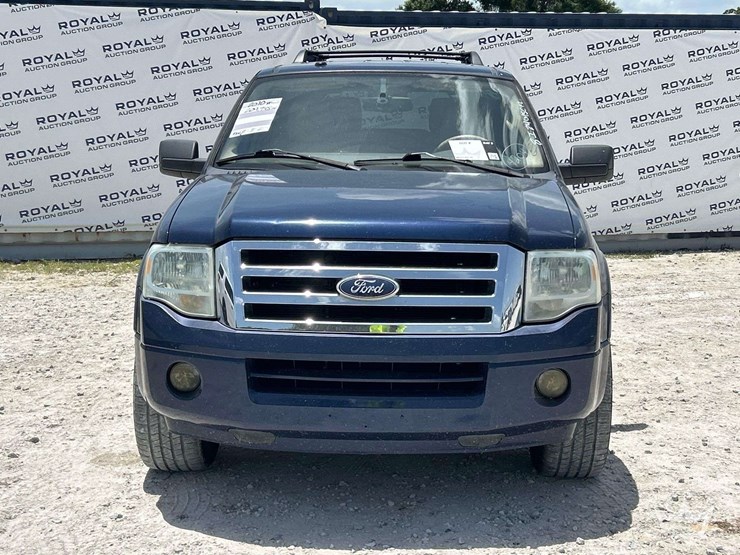 2010-ford-expedition-image-27