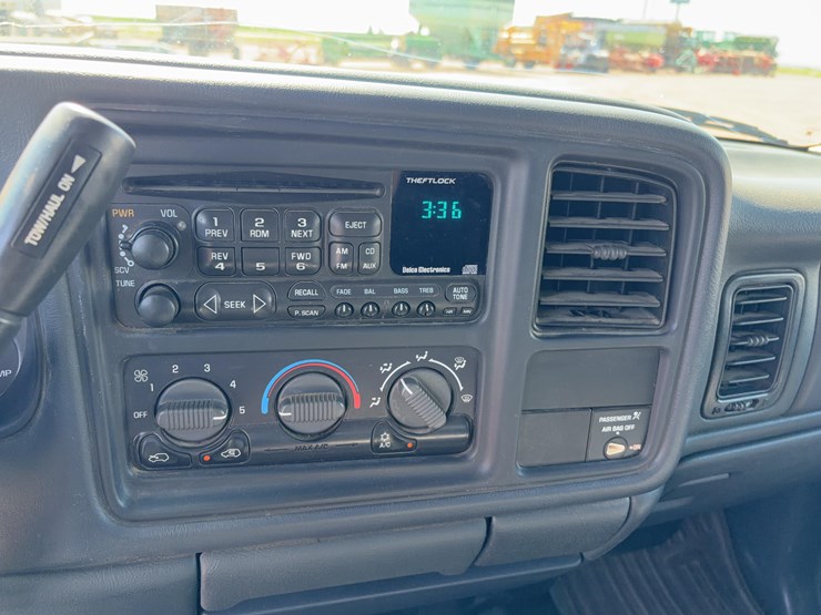2001-chevrolet-silverado-1500-image-29