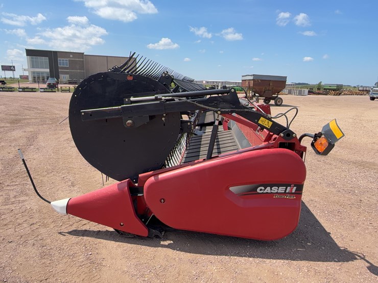2014-case-ih-3162-image-8