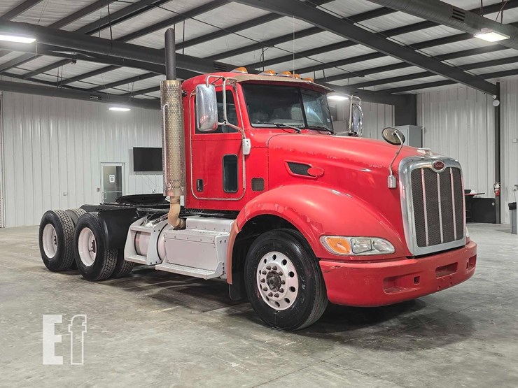 2013-peterbilt-386-image-2