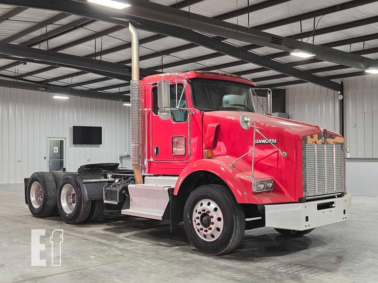 2013-kenworth-t800-image-2