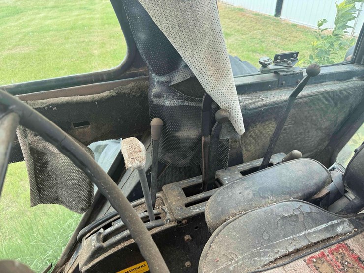 allis-chalmers-7080-tractor-image-10