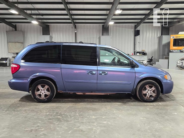 2007-dodge-grand-caravan-sxt-image-6