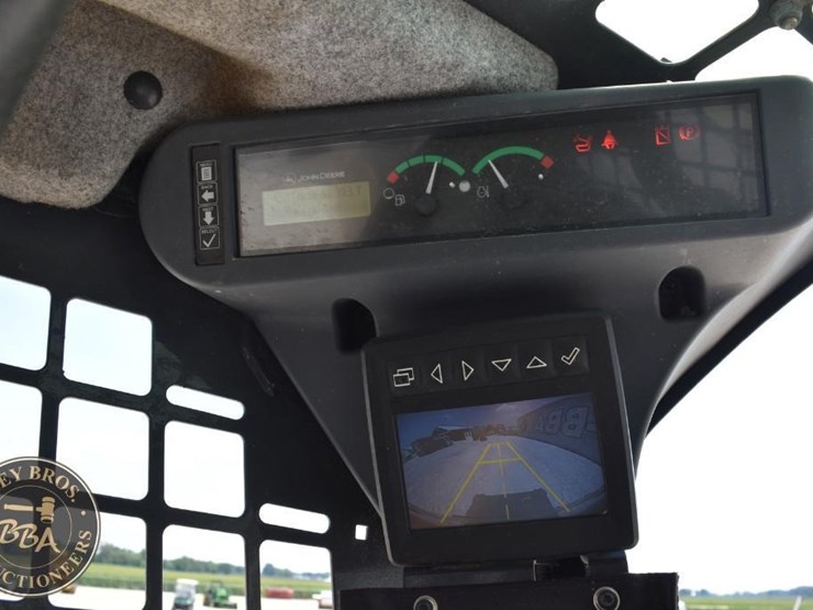 2021-deere-318g-image-36