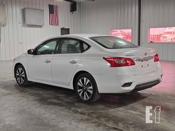 2017-nissan-sentra-image-4