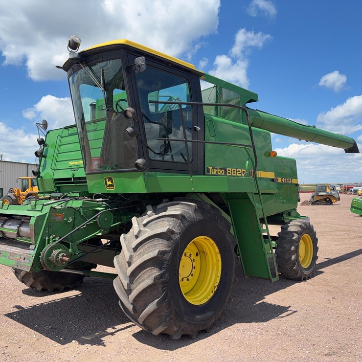 1981 JOHN DEERE 8820
