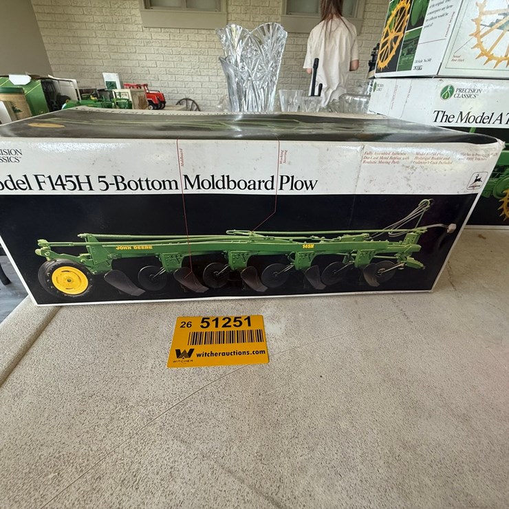 JOHN DEERE F145H