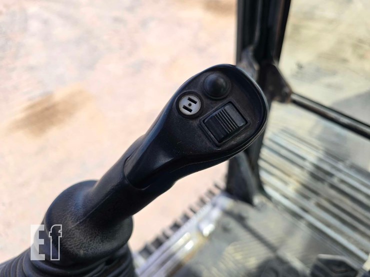 2020-caterpillar-336-image-17