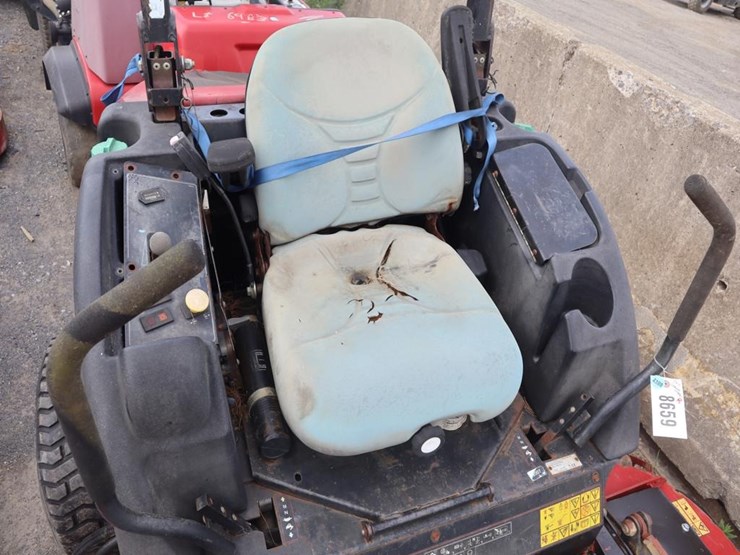 toro-groundmaster-7210-diesel-zero-turn-mower-image-12