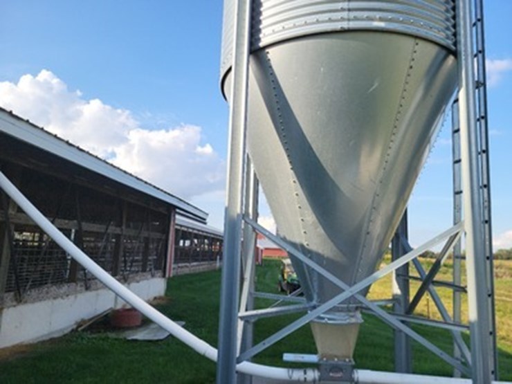 chore-time-11-ton-feed-bin-w/steel-support-and-boot---west-bin-image-12