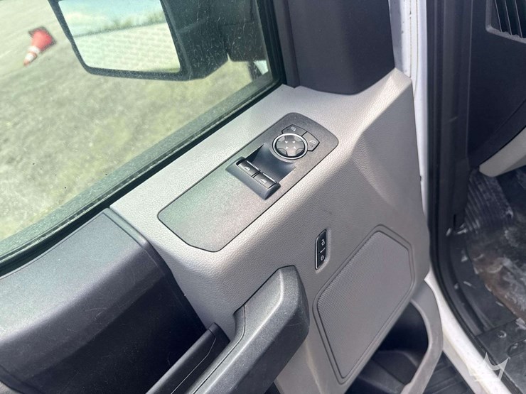 2018-ford-f150-image-17