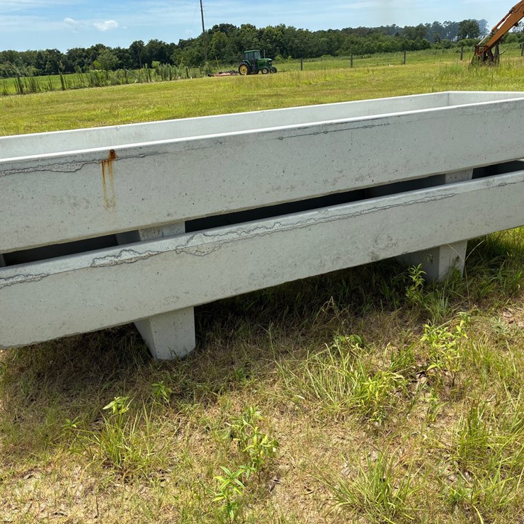 #20275 • Feed troughs