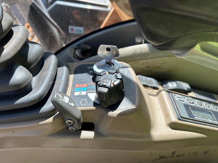 2016-case-cx160d-image-25
